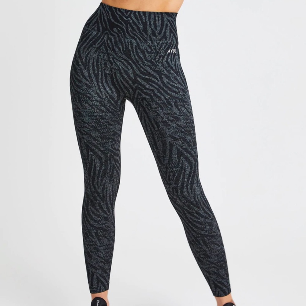 AYBL ANIMAL SEAMLESS LEGGINGS - Medium
